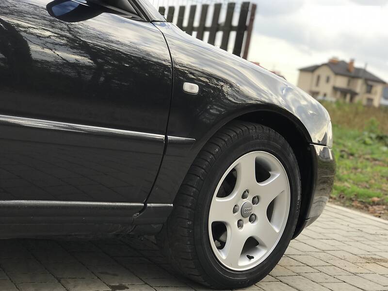 Седан Audi A4 2000 в Стрые