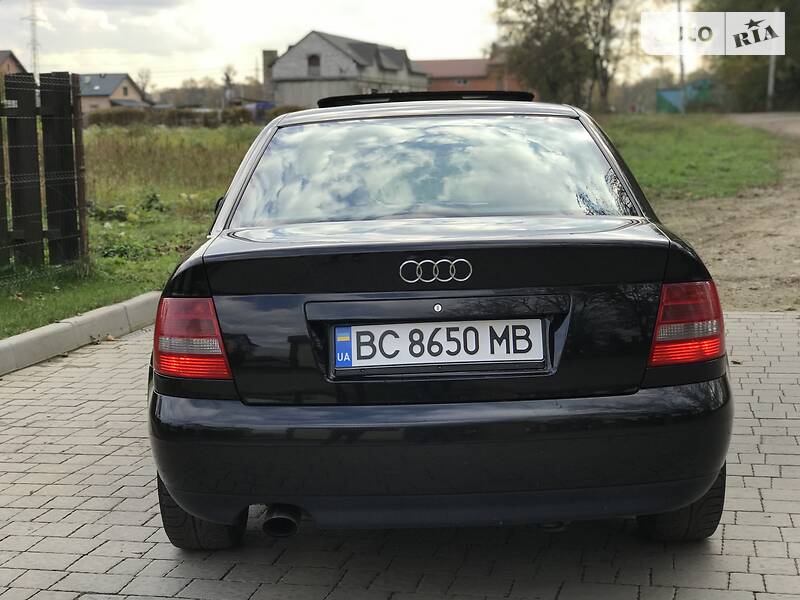 Седан Audi A4 2000 в Стрые