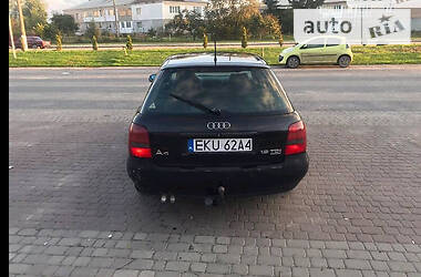 Универсал Audi A4 1996 в Корце