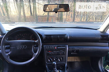 Седан Audi A4 1998 в Львове