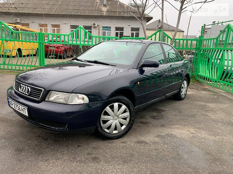 Седан Audi A4 1998 в Запорожье