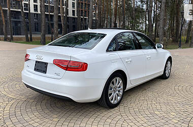 Седан Audi A4 2012 в Києві