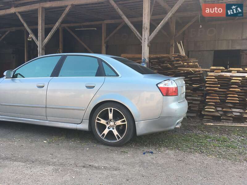 Седан Audi A4 2004 в Черкасах