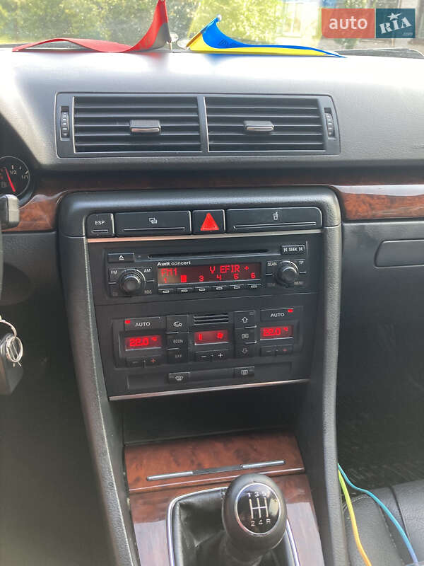 Седан Audi A4 2004 в Черкасах