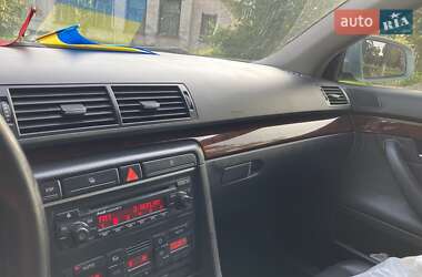 Седан Audi A4 2004 в Києві