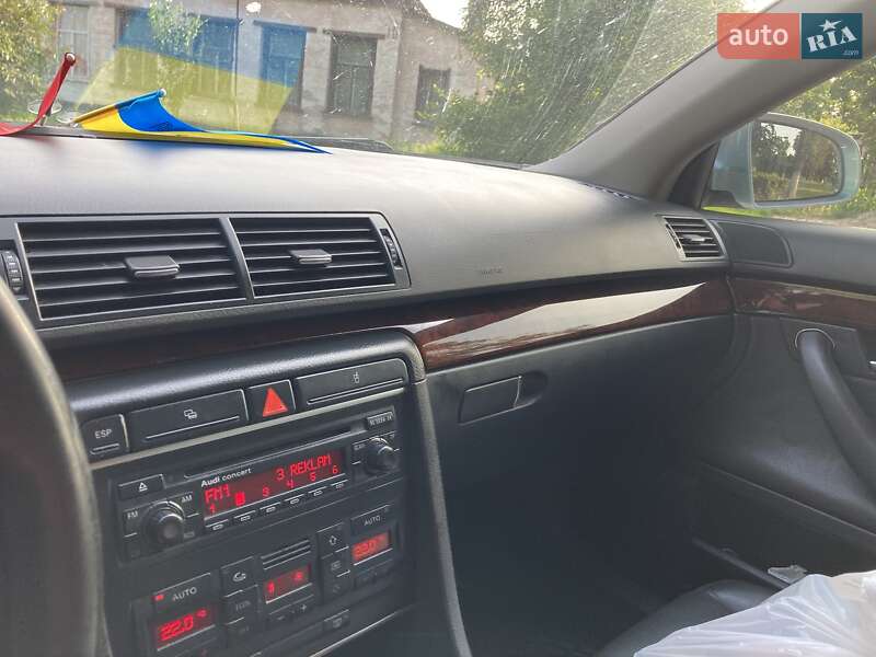Седан Audi A4 2004 в Черкасах