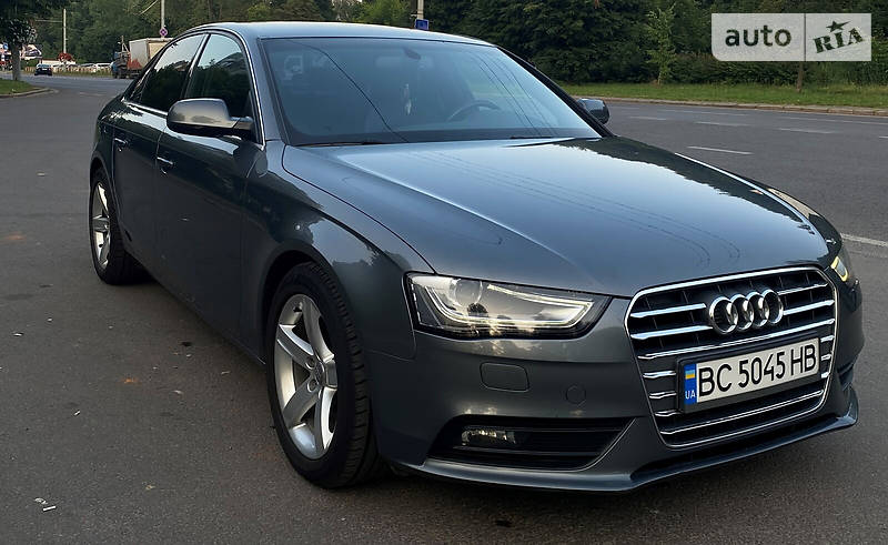 Седан Audi A4 2014 в Львове