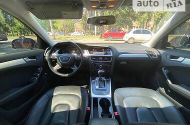Седан Audi A4 2012 в 
