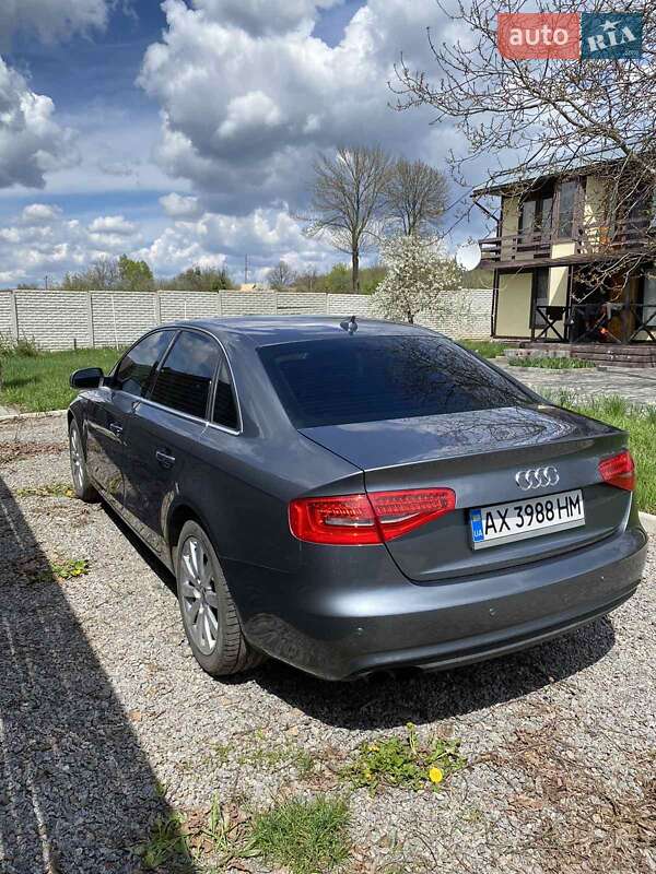 Седан Audi A4 2012 в Харькове