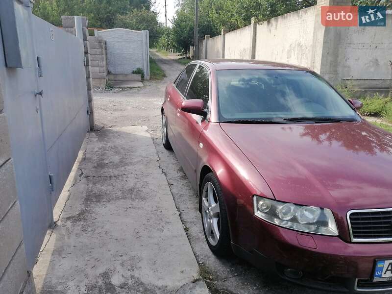 Седан Audi A4 2000 в Каменском