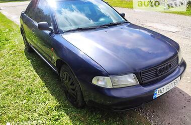 Седан Audi A4 1995 в Чорткове