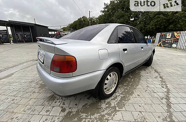 Седан Audi A4 1996 в Львове