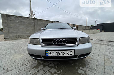 Седан Audi A4 1996 в Львове