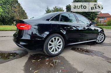 Седан Audi A4 2014 в Рівному