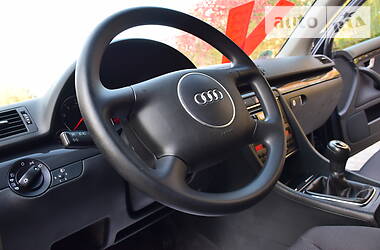 Седан Audi A4 2004 в Дрогобыче