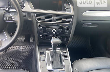 Седан Audi A4 2014 в Львове