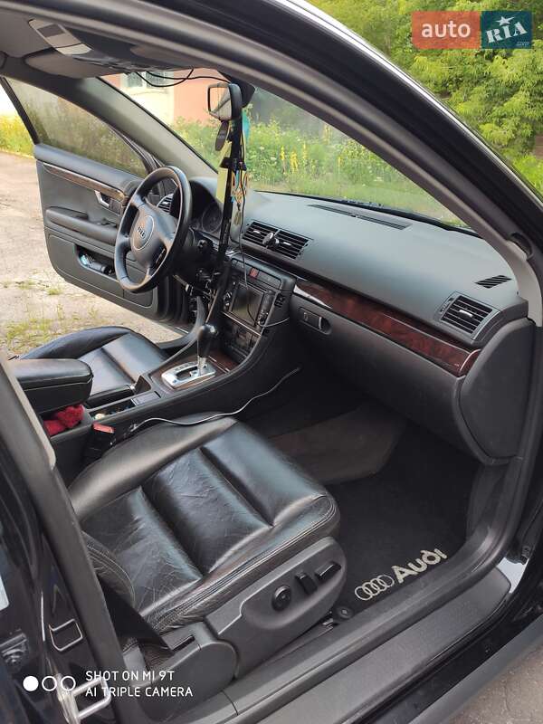 Седан Audi A4 2001 в Сарнах