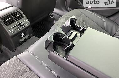 Седан Audi A4 2017 в 