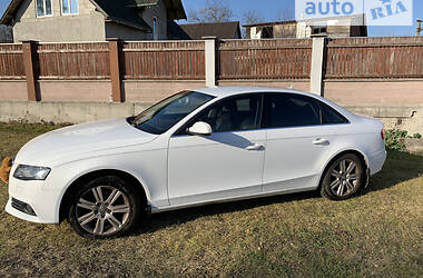 Седан Audi A4 2011 в Києві