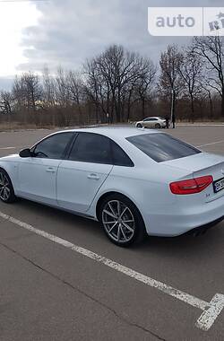 Седан Audi A4 2015 в Одесі