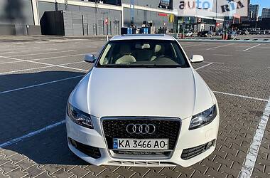 Седан Audi A4 2011 в Львове