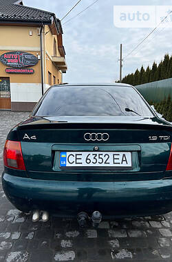 Седан Audi A4 1996 в Самборе