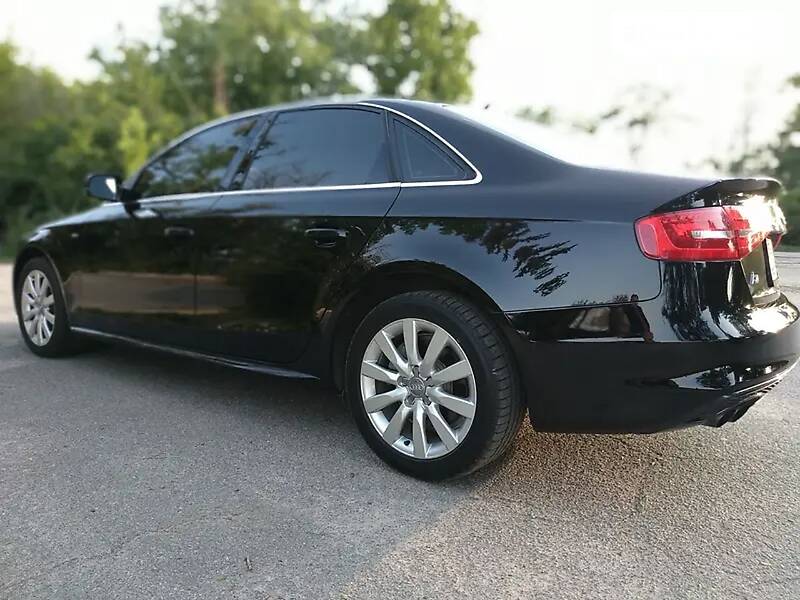 Седан Audi A4 2015 в Николаеве