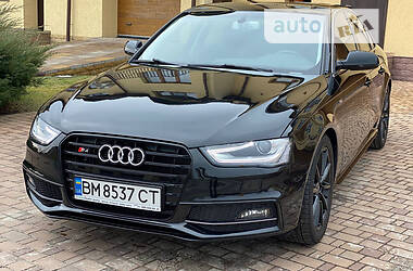 Седан Audi A4 2015 в 