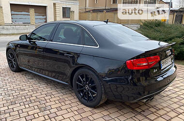 Седан Audi A4 2015 в 
