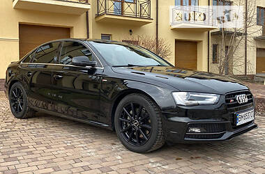 Седан Audi A4 2015 в 