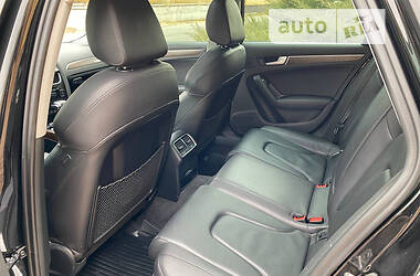 Седан Audi A4 2015 в 