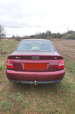 Седан Audi A4 2000 в Яворові