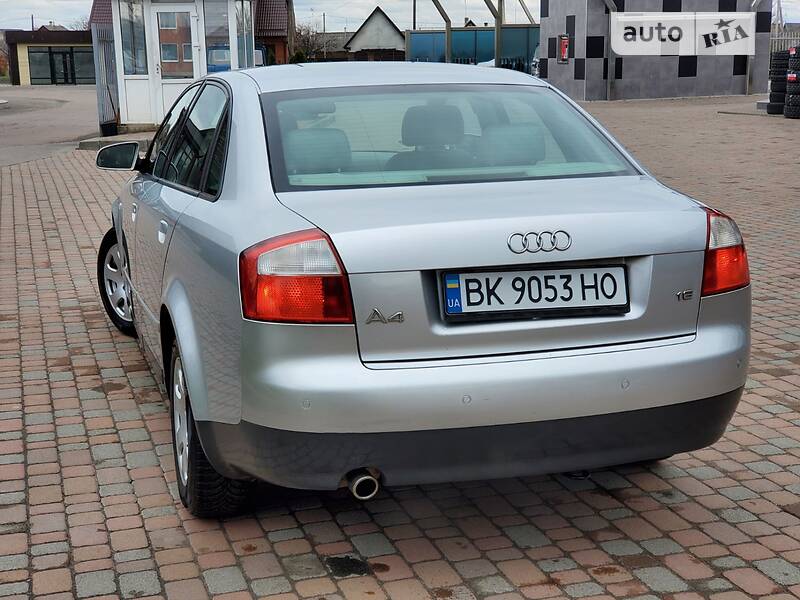 Седан Audi A4 2003 в Сарнах