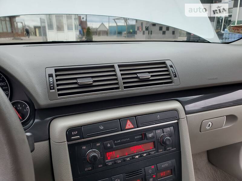 Седан Audi A4 2003 в Сарнах