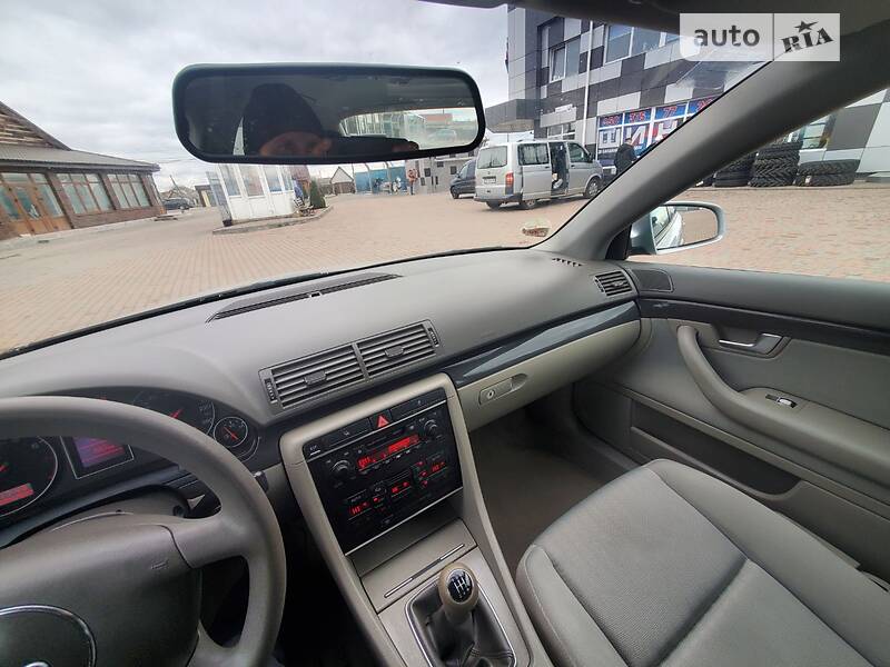Седан Audi A4 2003 в Сарнах