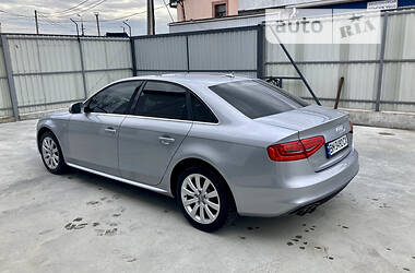 Седан Audi A4 2014 в Сумах