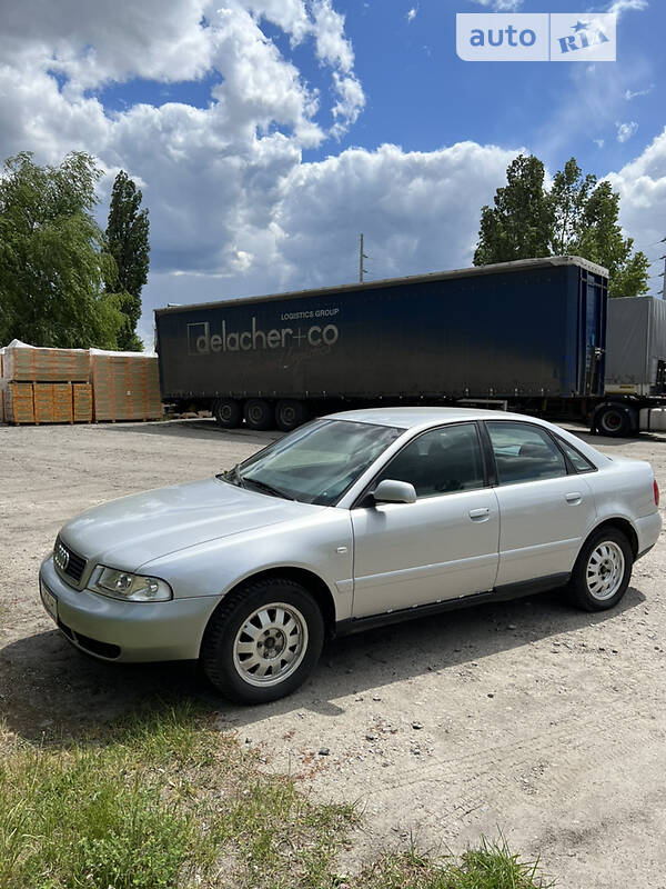 Седан Audi A4 2000 в Полтаві