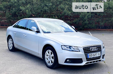 Седан Audi A4 2010 в 