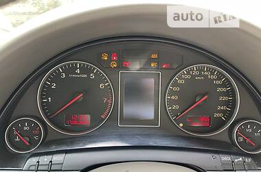 Седан Audi A4 2004 в 