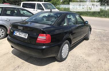 Седан Audi A4 1997 в Луцке