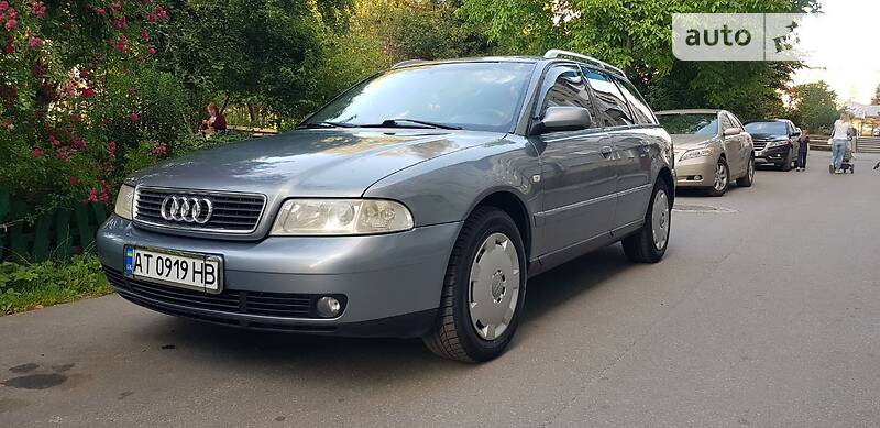 Универсал Audi A4 2001 в Долине