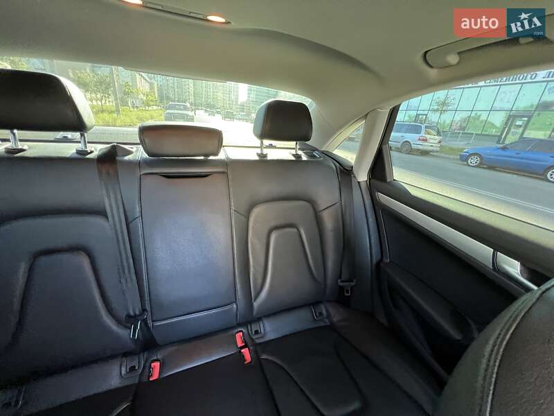 Седан Audi A4 2014 в Одессе