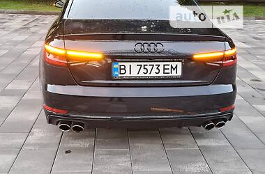 Седан Audi A4 2016 в 
