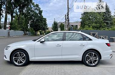 Седан Audi A4 2019 в 