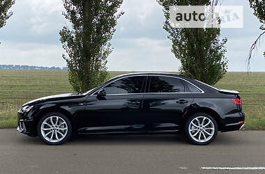 Седан Audi A4 2019 в 