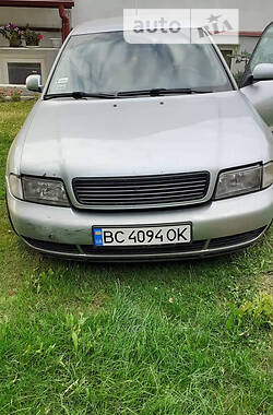 Седан Audi A4 1996 в Львові