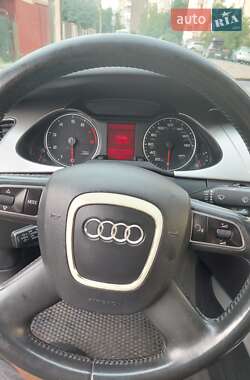 Седан Audi A4 2011 в Ивано-Франковске