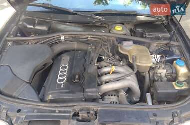 Седан Audi A4 1997 в Одессе