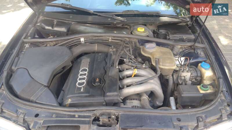 Седан Audi A4 1997 в Одессе