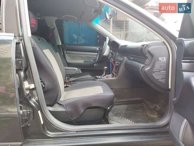 Универсал Audi A4 1997 в Глухове